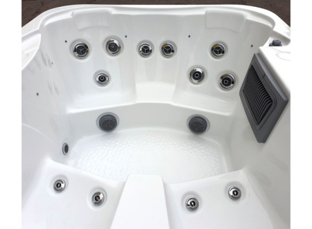 Гидромассажный мини спа-бассейн JNJ Spas Octave